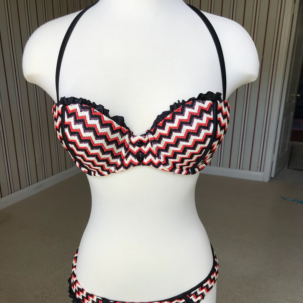 Beach bunny swimwear bandeau top in chevron sz S